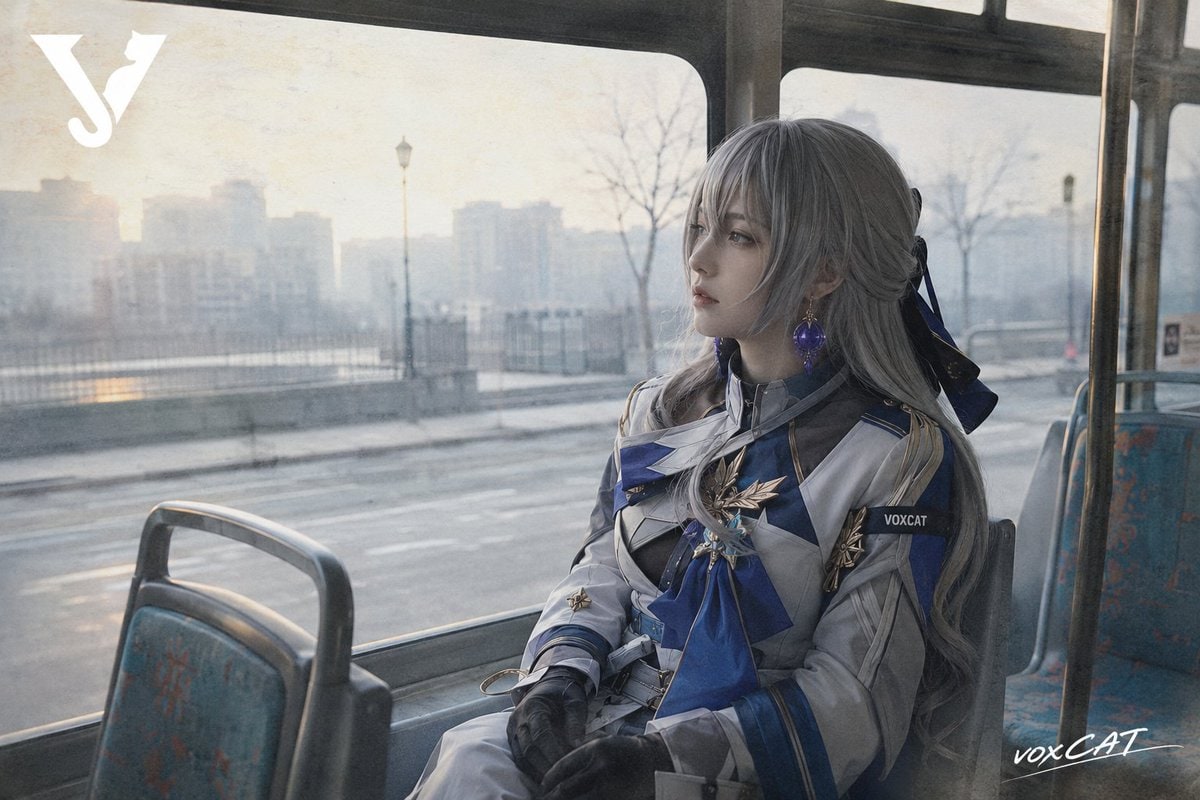 个人头像 - 雨中巴士真人Cosplay剧照