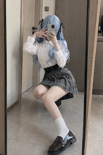 个人资料/头像 - 室内自拍视角布局