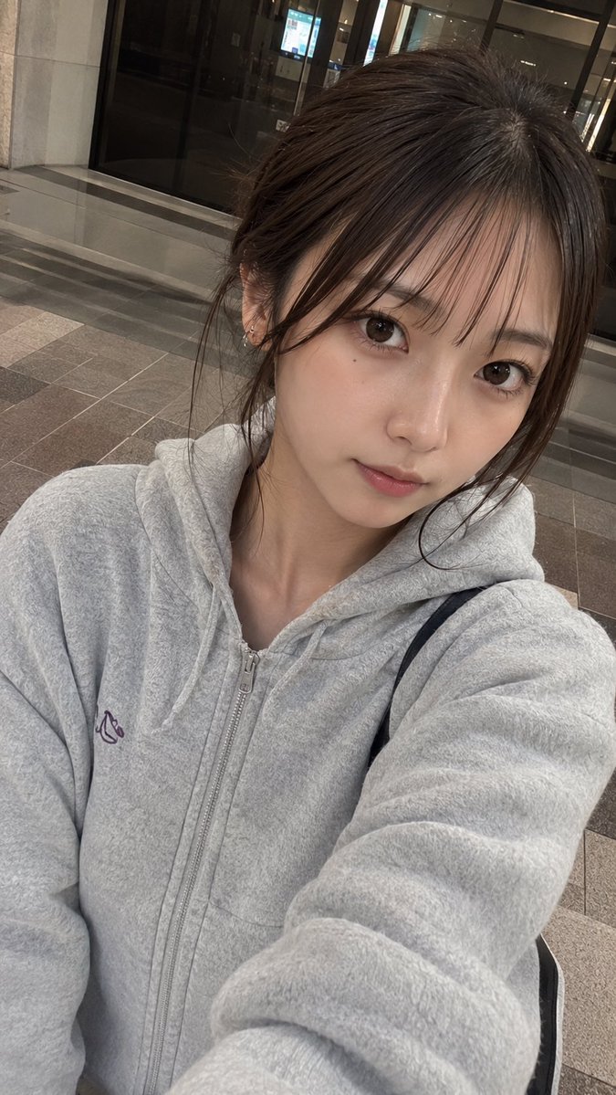 个人资料/头像 - 写实日本偶像iPhone自拍