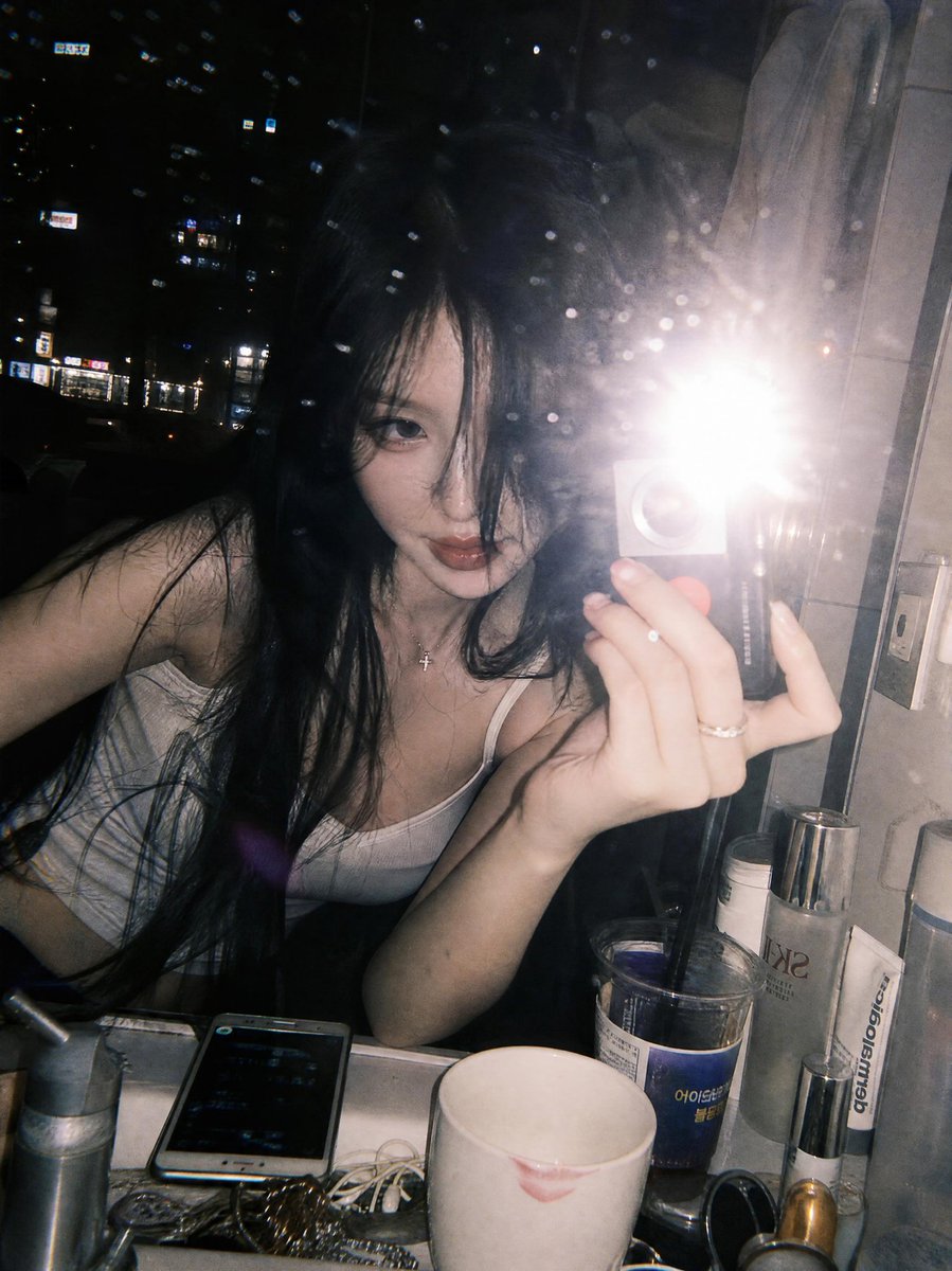 个人资料/头像 - 深夜奢华镜面自拍