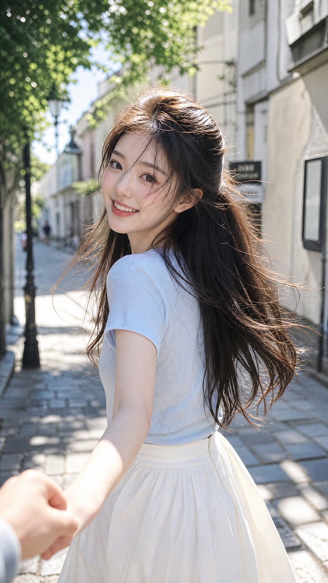 社交媒体帖子 - 电影感夏日抓拍人像